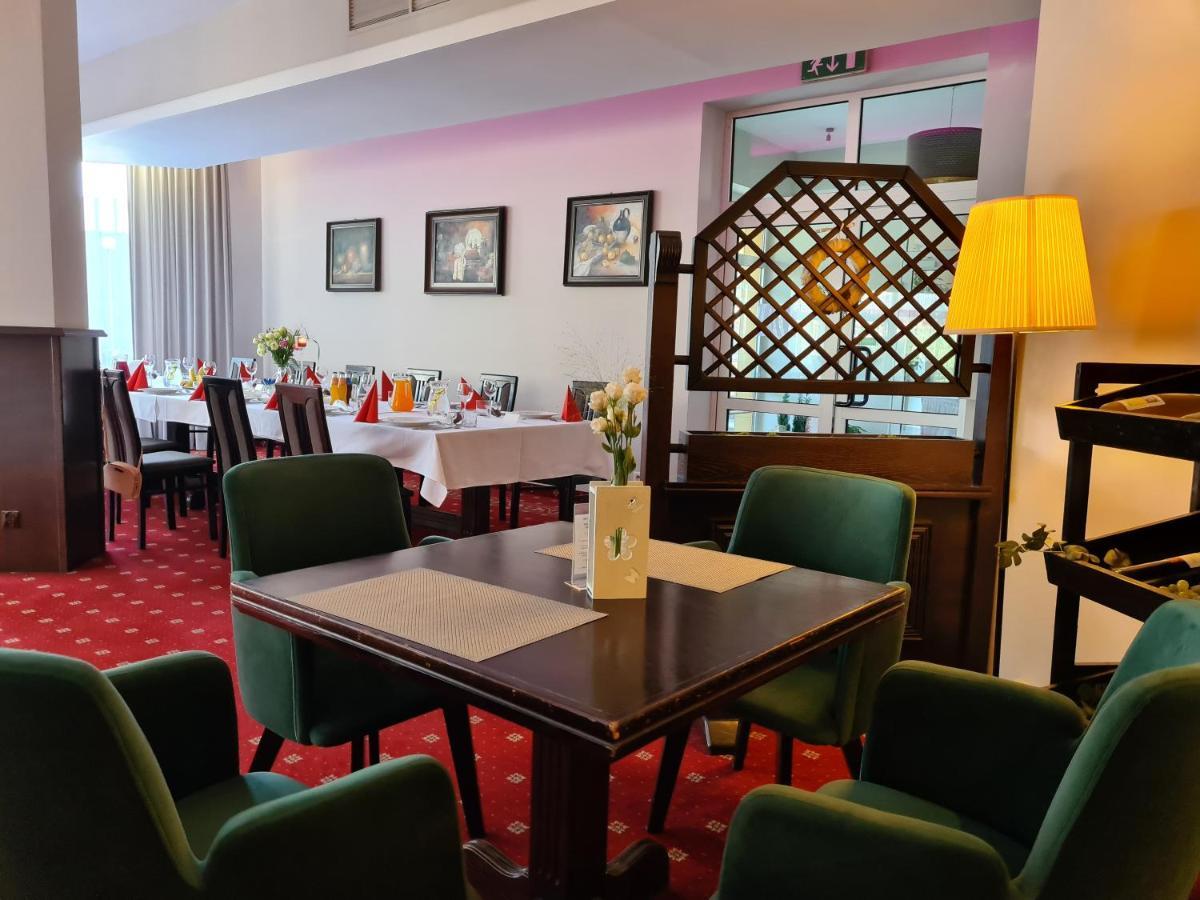 Hotel Mikulski Gliwice Ngoại thất bức ảnh