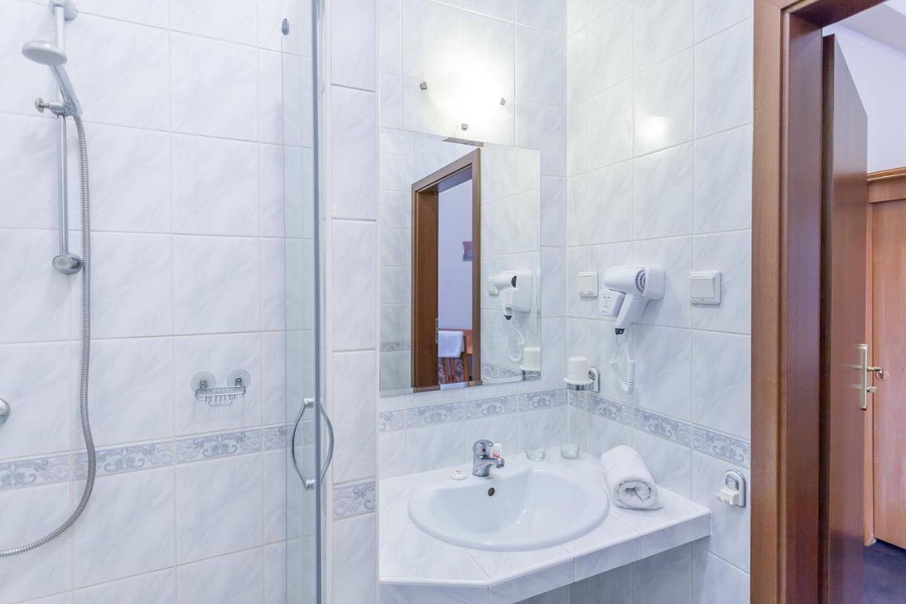 Hotel Mikulski Gliwice Ngoại thất bức ảnh