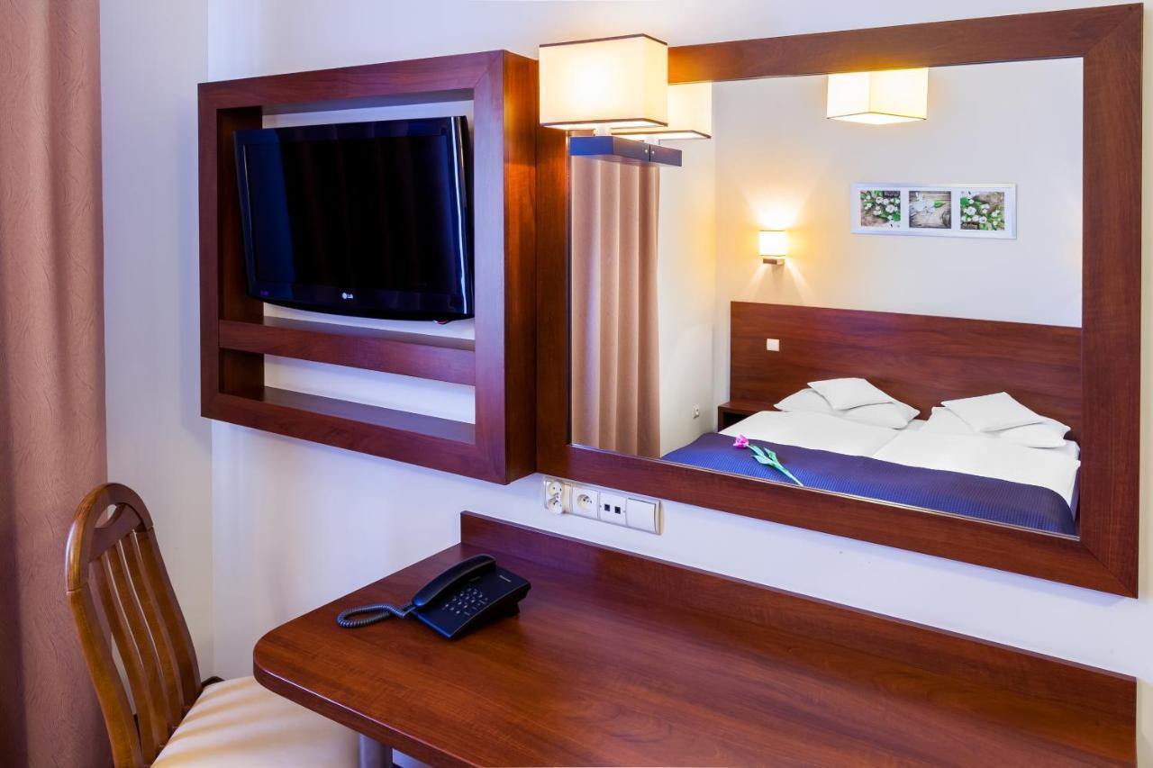 Hotel Mikulski Gliwice Ngoại thất bức ảnh