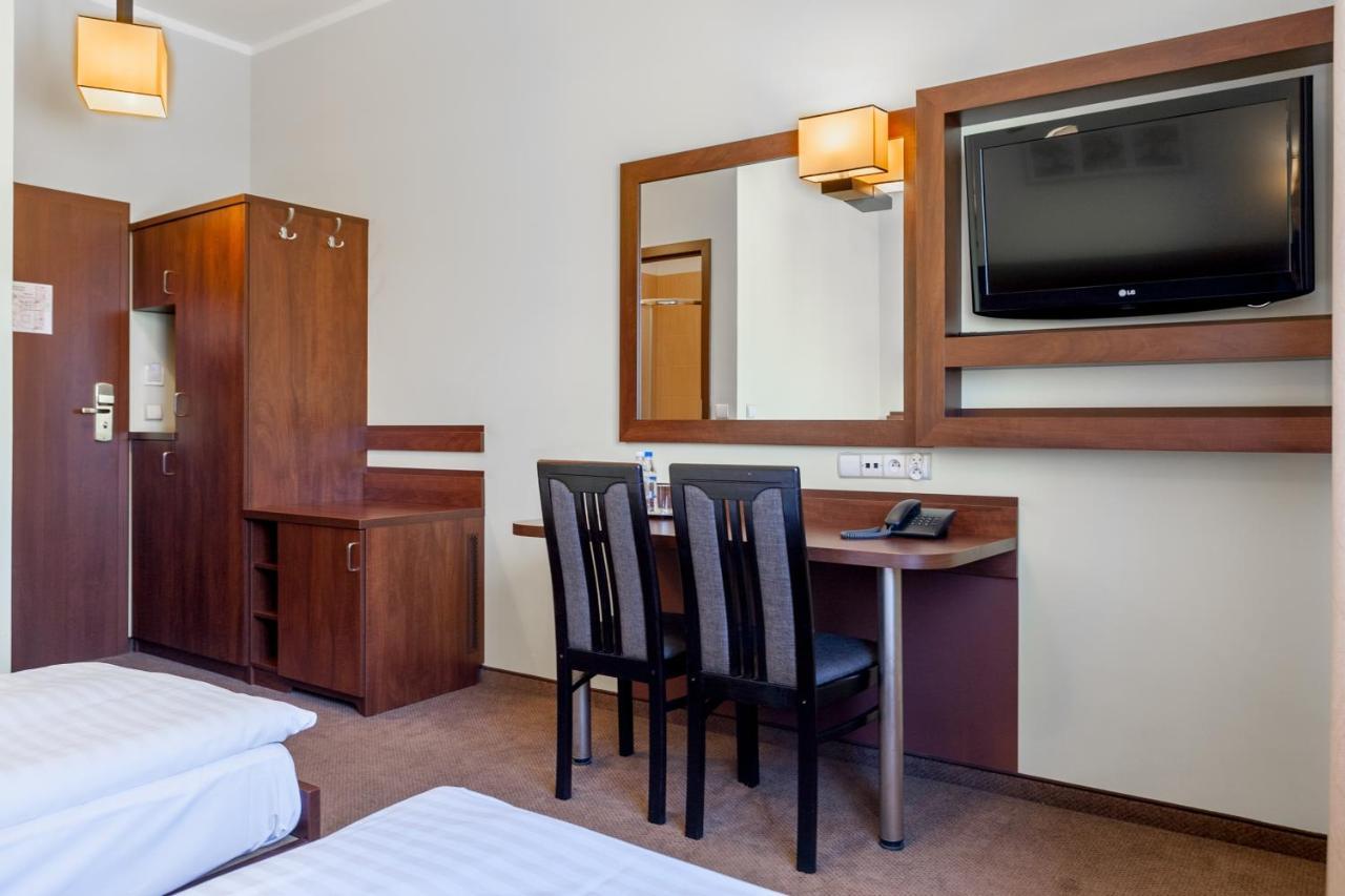 Hotel Mikulski Gliwice Ngoại thất bức ảnh