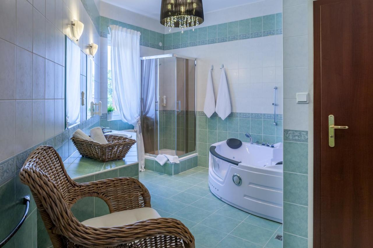 Hotel Mikulski Gliwice Ngoại thất bức ảnh