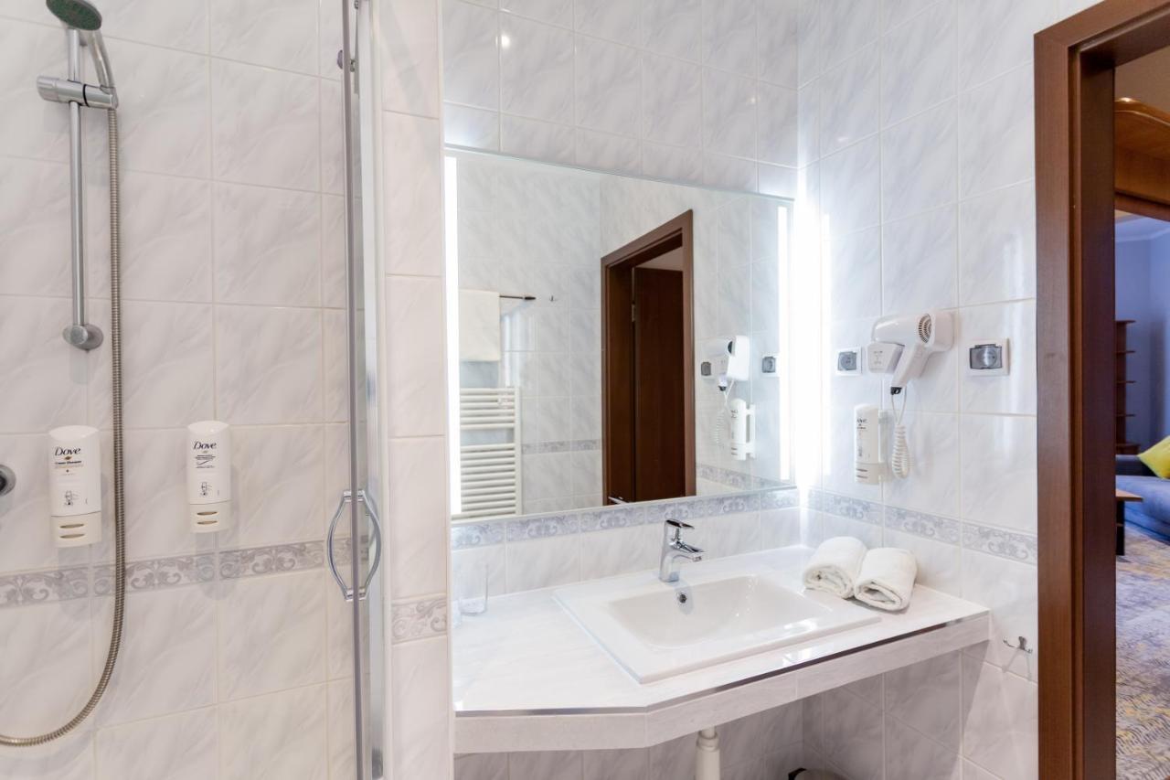 Hotel Mikulski Gliwice Ngoại thất bức ảnh