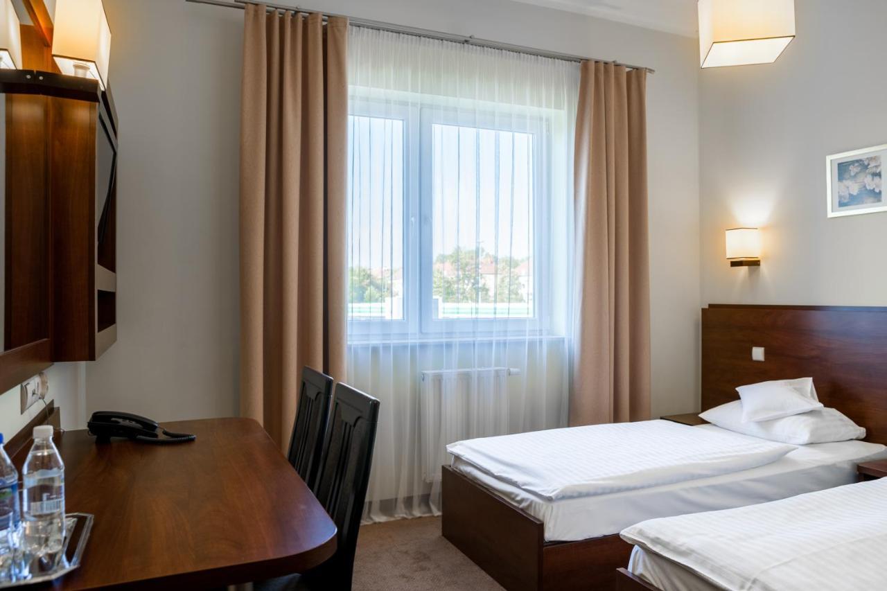 Hotel Mikulski Gliwice Ngoại thất bức ảnh