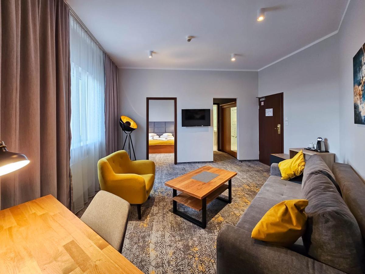 Hotel Mikulski Gliwice Ngoại thất bức ảnh